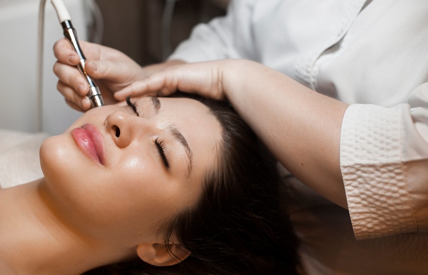 Your Ultimate Guide to Dermaplaning: Tips, Tools, and Techniques